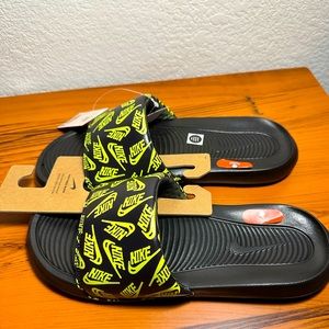 Nike Victori One Slides Black/Volt Size 10 Men’s